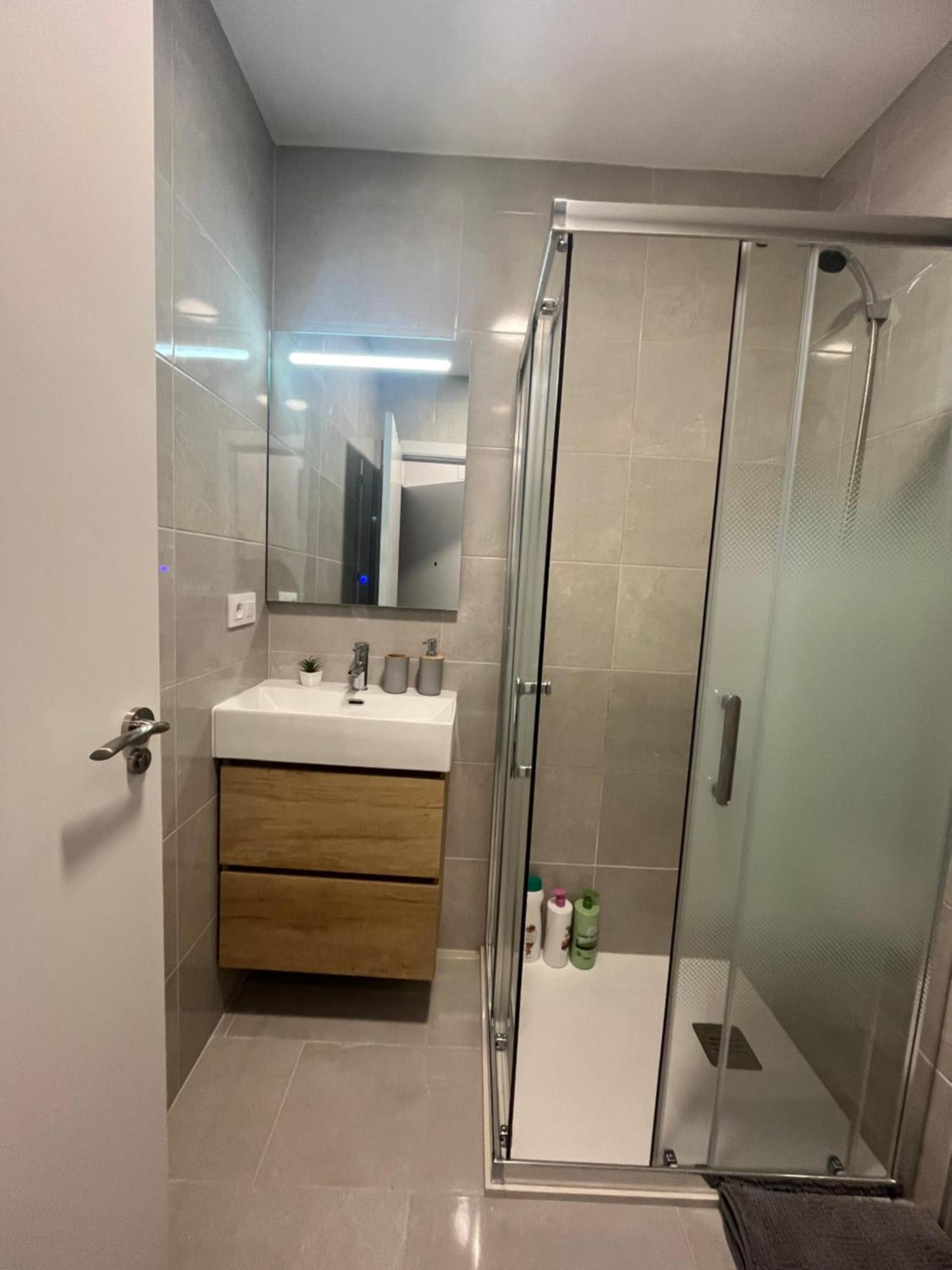 אלמנסה Apartamento Leon Centrico, Moderno Y Muy Equipado מראה חיצוני תמונה